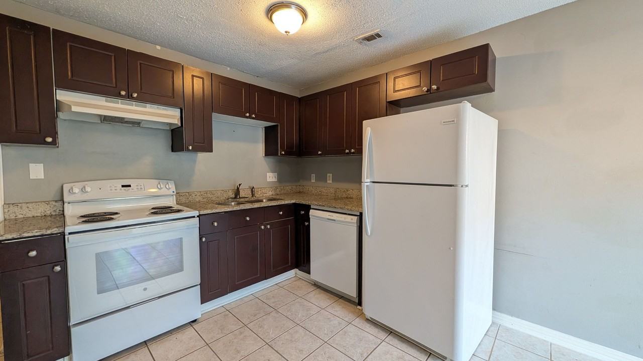 613 Virginia Oak Ct - Photo 7 of 16