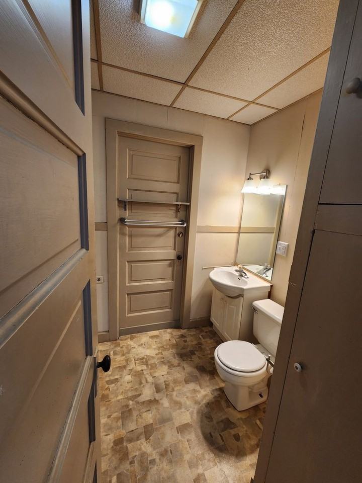 4th Ave Multi - Photo 5 of 23