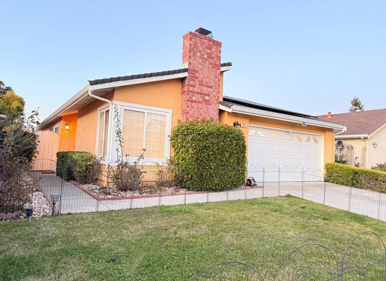 4603 Donalbain Cir - Photo 2 of 28