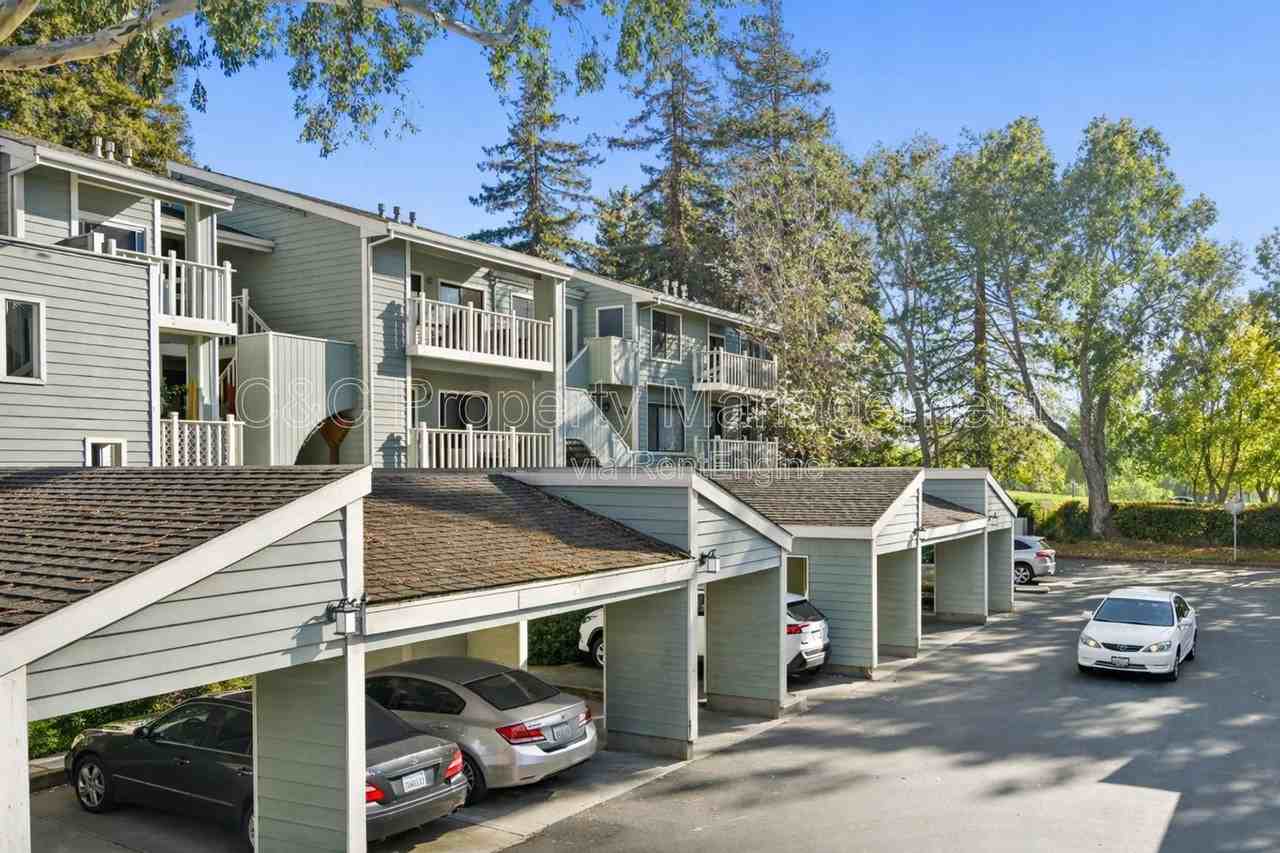 37050 Meadowbrook Cmn #203