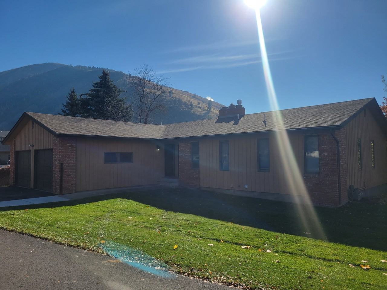 1033 E Broadway St - Photo 3 of 14