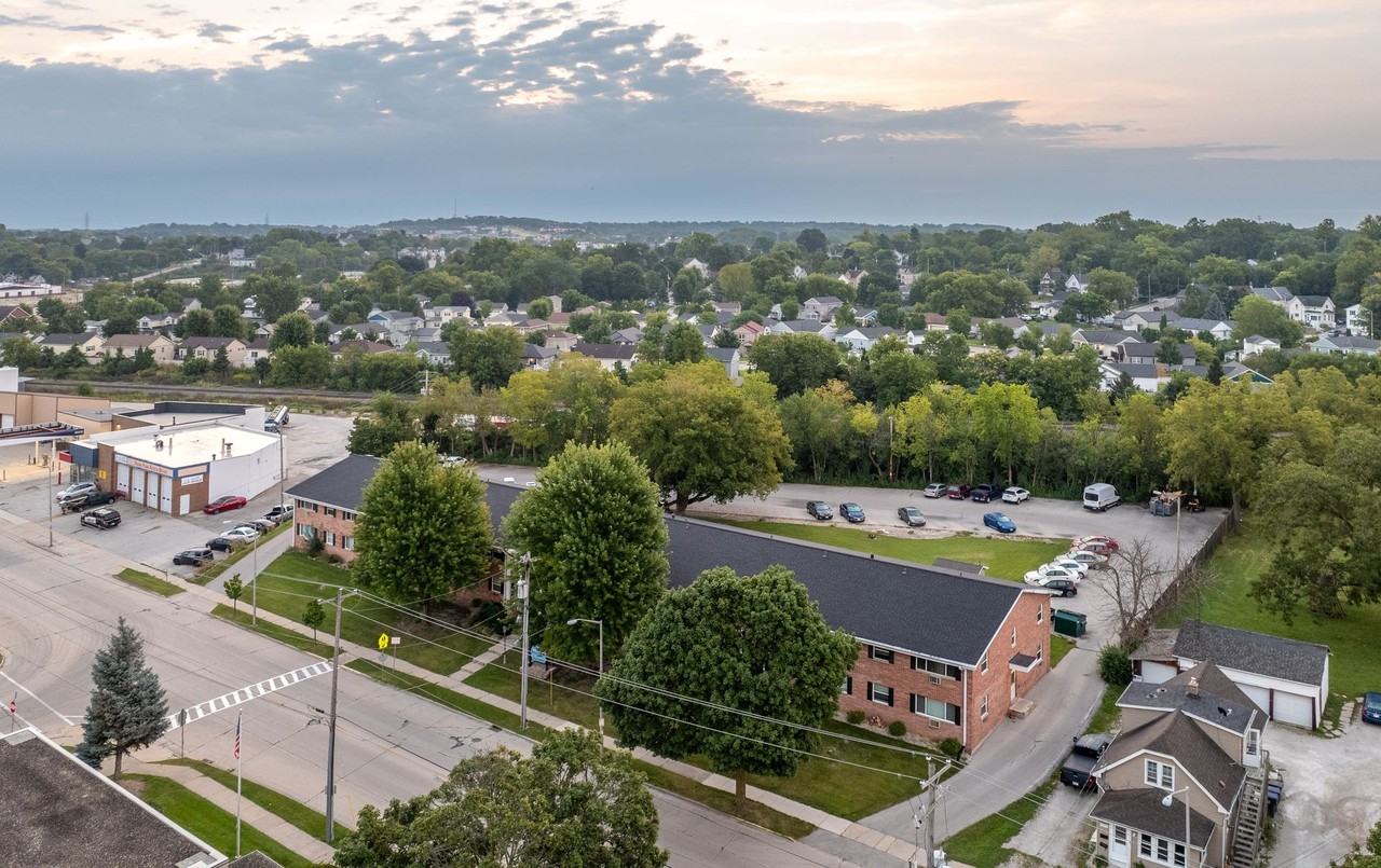 River Park Apartments! - Photo 2 of 3