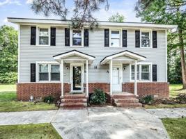 featured image of 5 Country Squire Ct