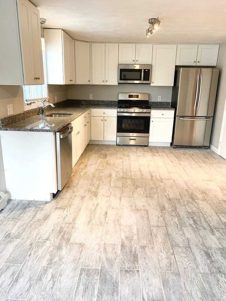 40 August St - Photo 2 of 9