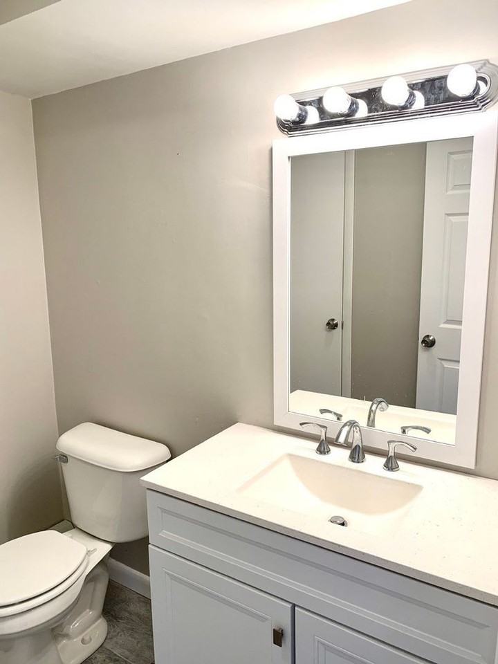 40 August St - Photo 3 of 9