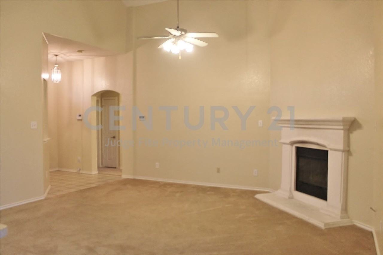 5752 Barrier Reef Dr - Photo 3 of 13