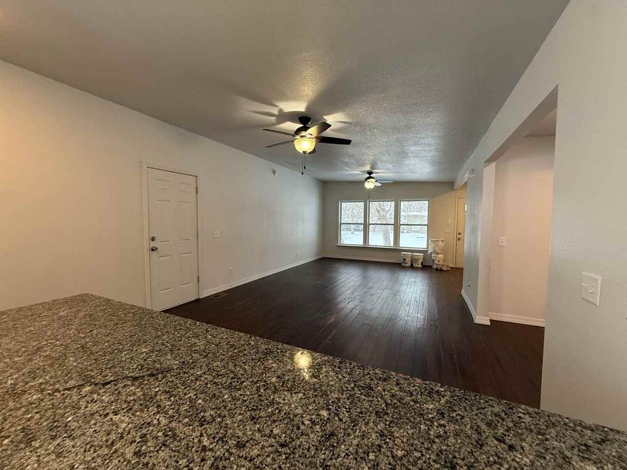 301 15th St Sw - Photo 4 of 23