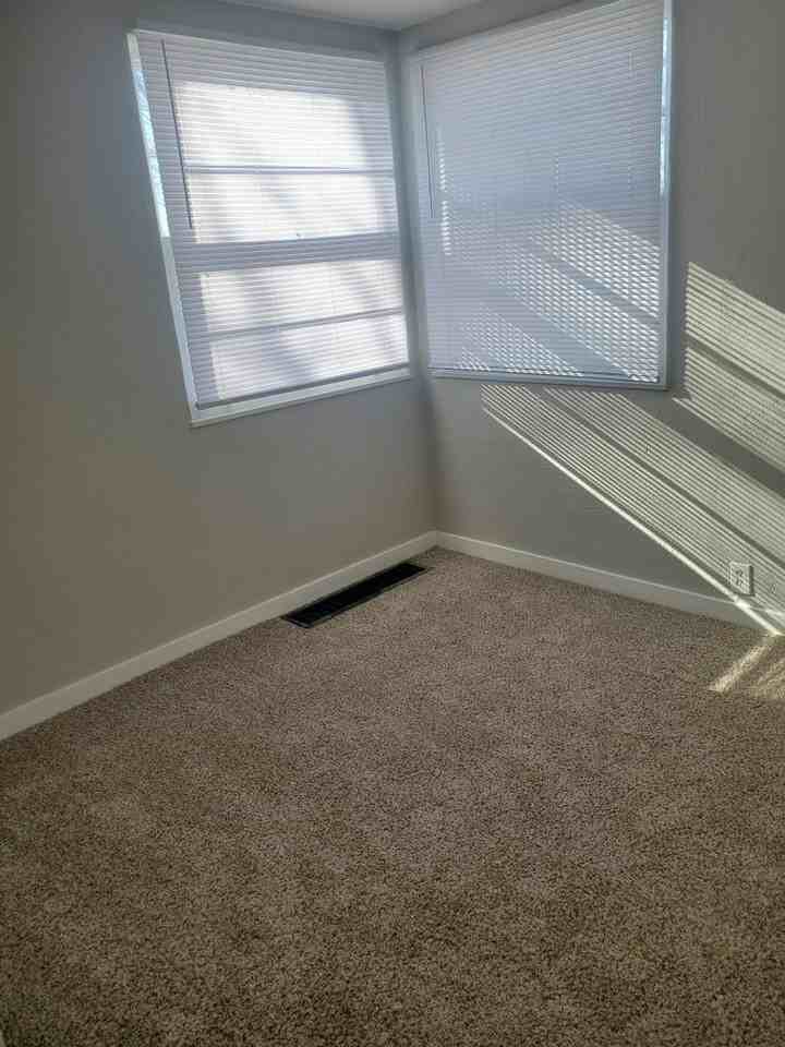 428 N Main St - Photo 3 of 15