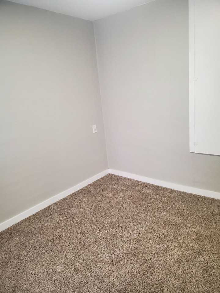 428 N Main St - Photo 4 of 15