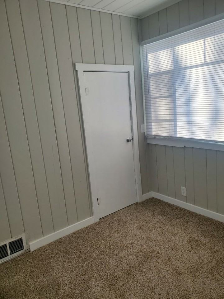 428 N Main St - Photo 6 of 15