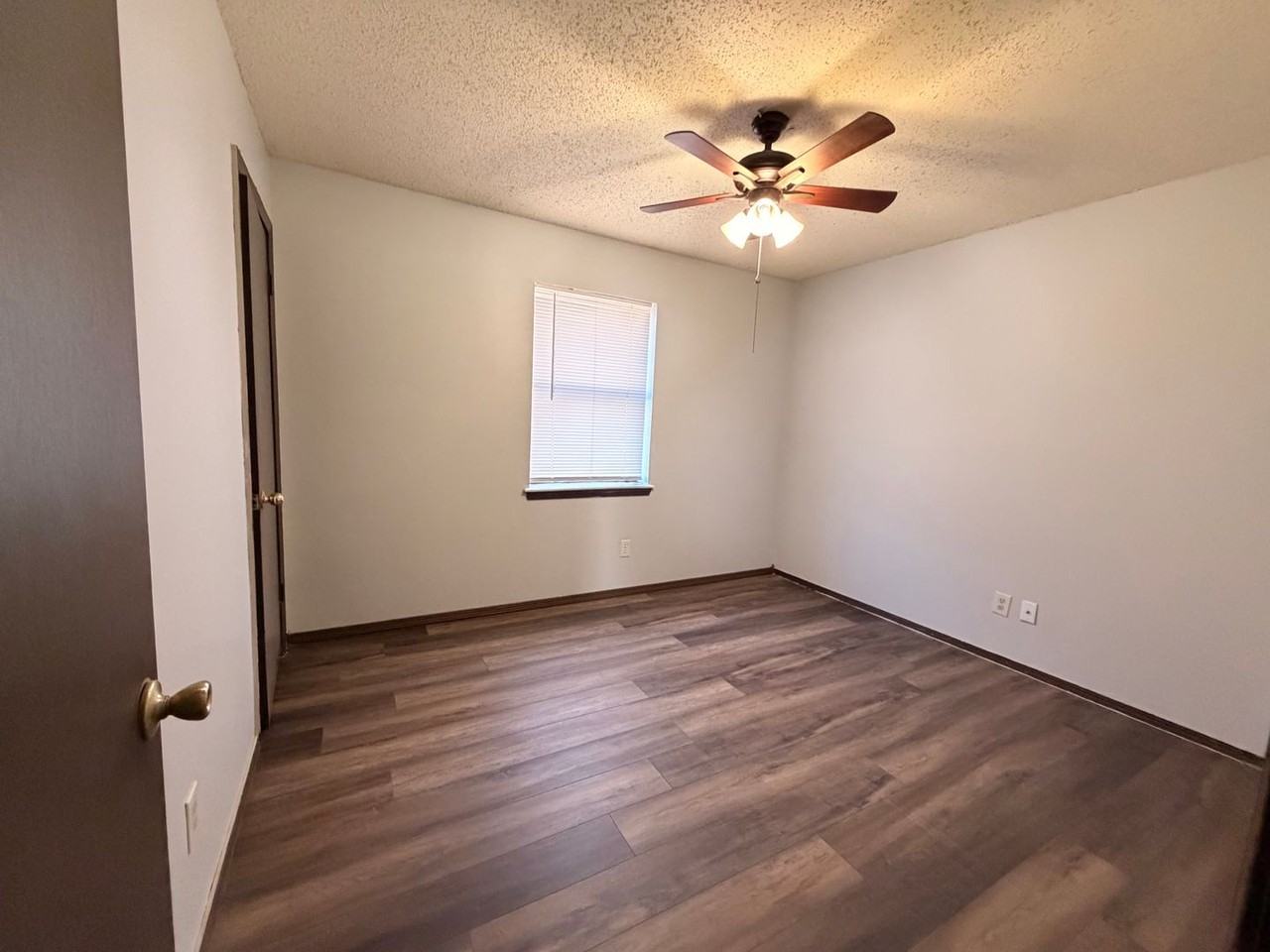 2108 E 14th St - Photo 7 of 10