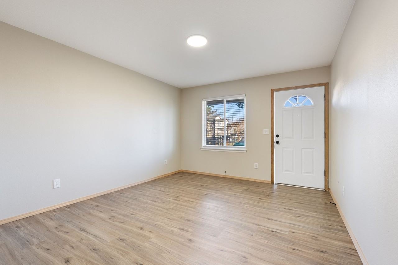 2807 Se 125th Ave - Photo 3 of 36