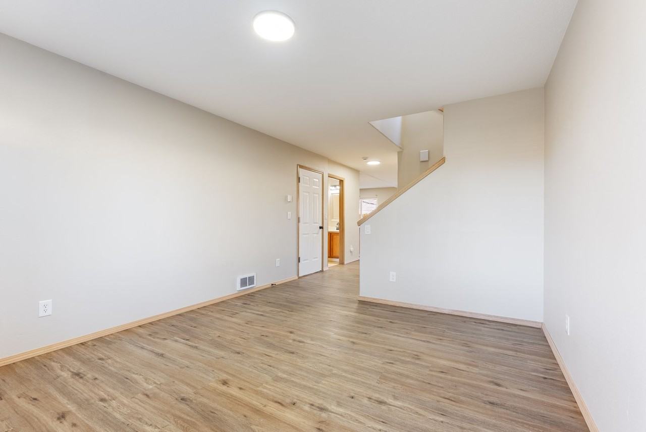 2807 Se 125th Ave - Photo 4 of 36