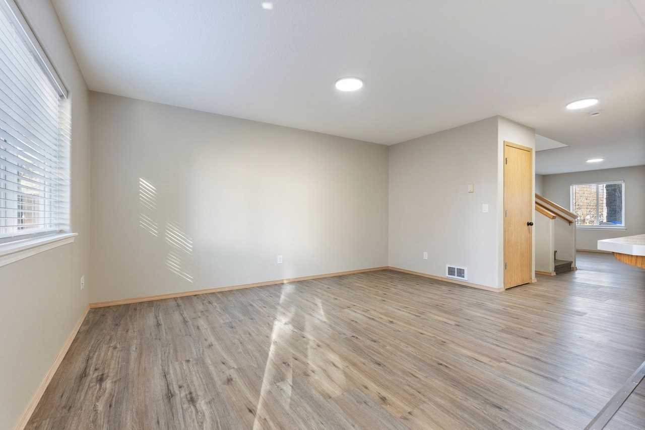 2807 Se 125th Ave - Photo 5 of 36