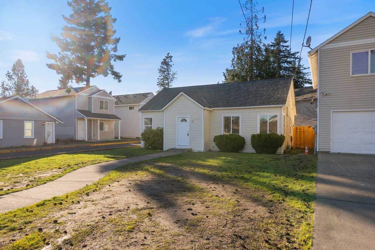 2811 Se 125th Ave - Photo 3 of 30