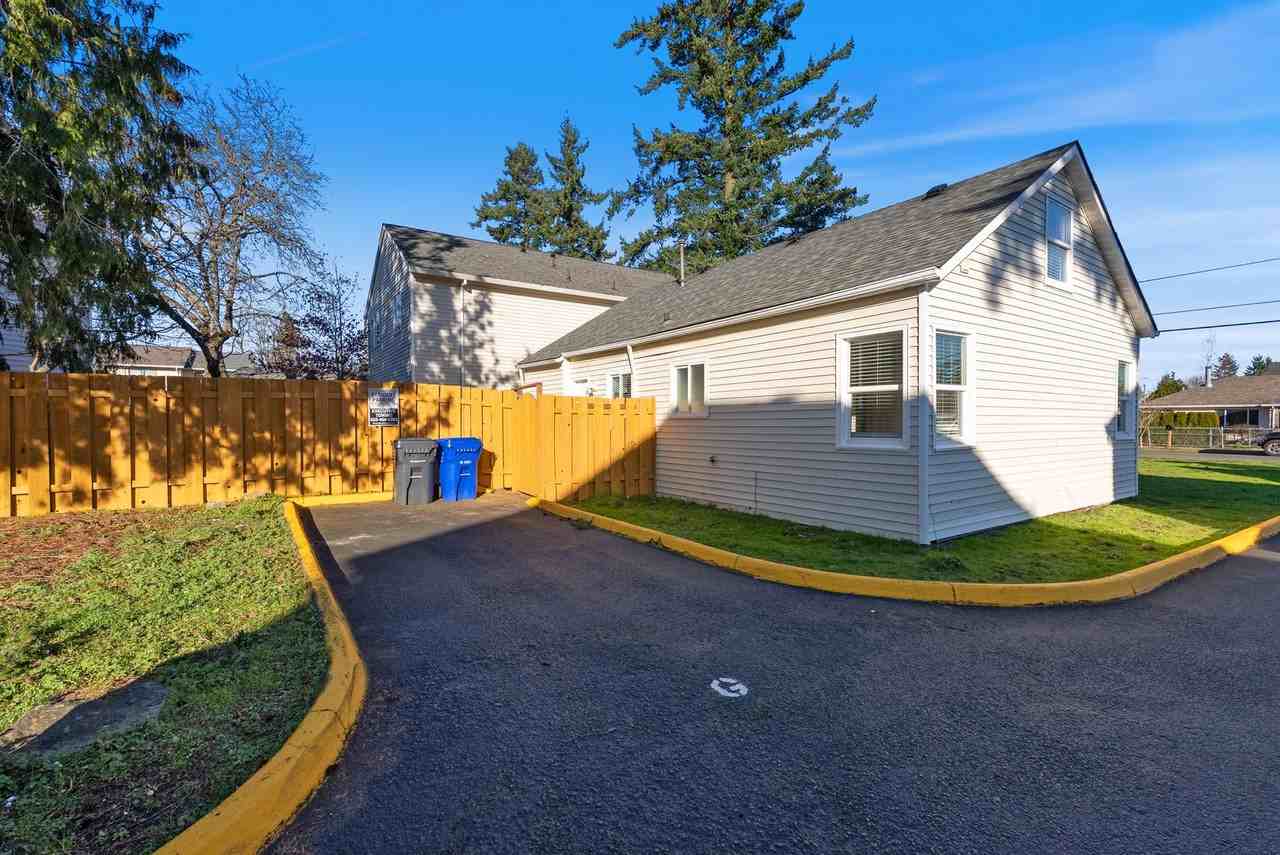 2811 Se 125th Ave - Photo 4 of 30