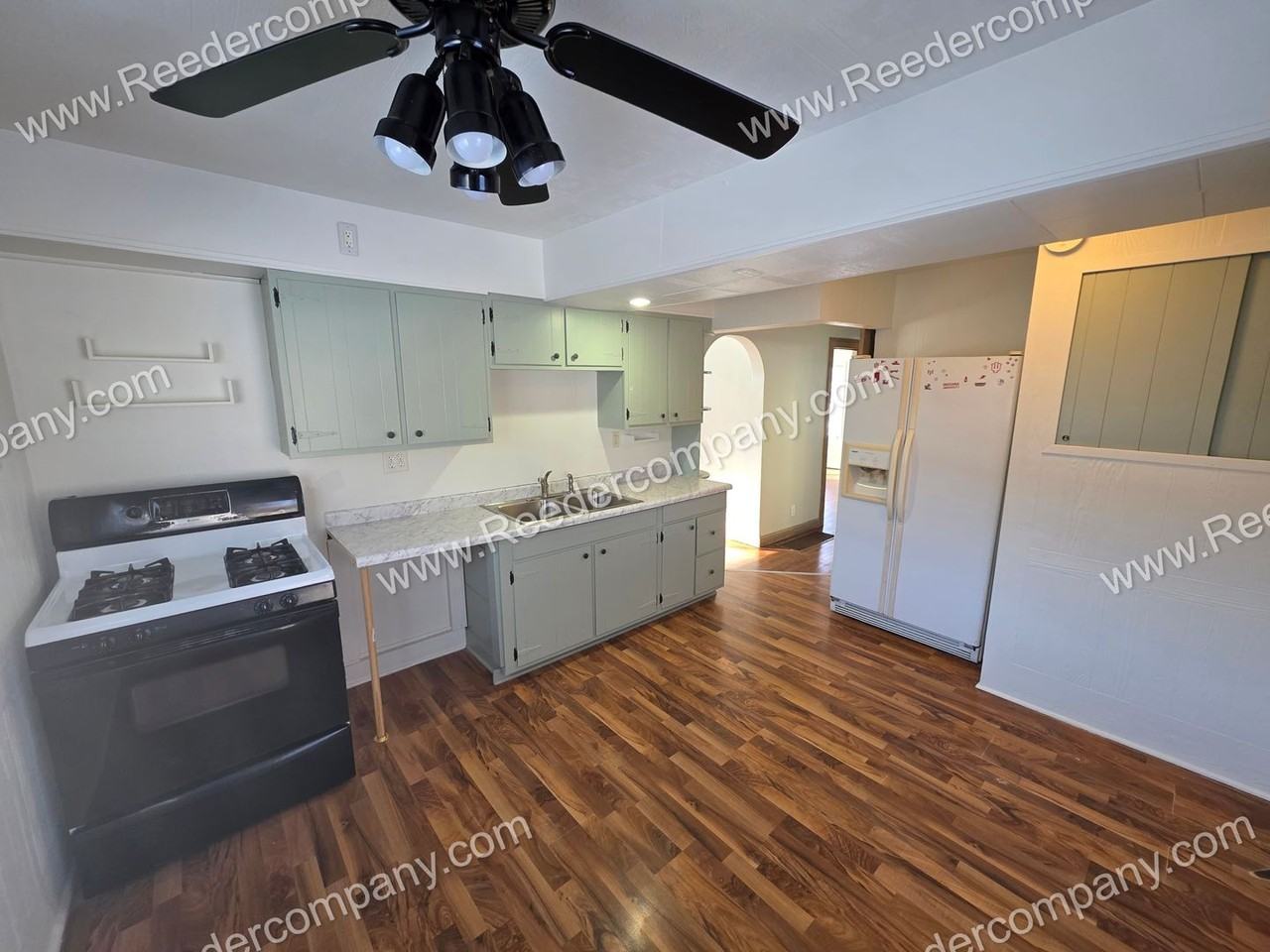 3317 173rd St - Photo 4 of 13