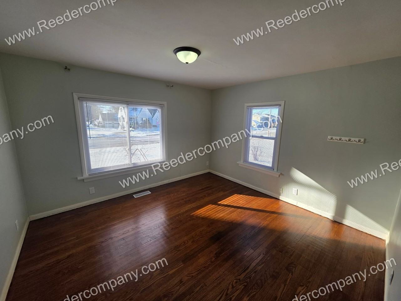 3317 173rd St - Photo 5 of 13