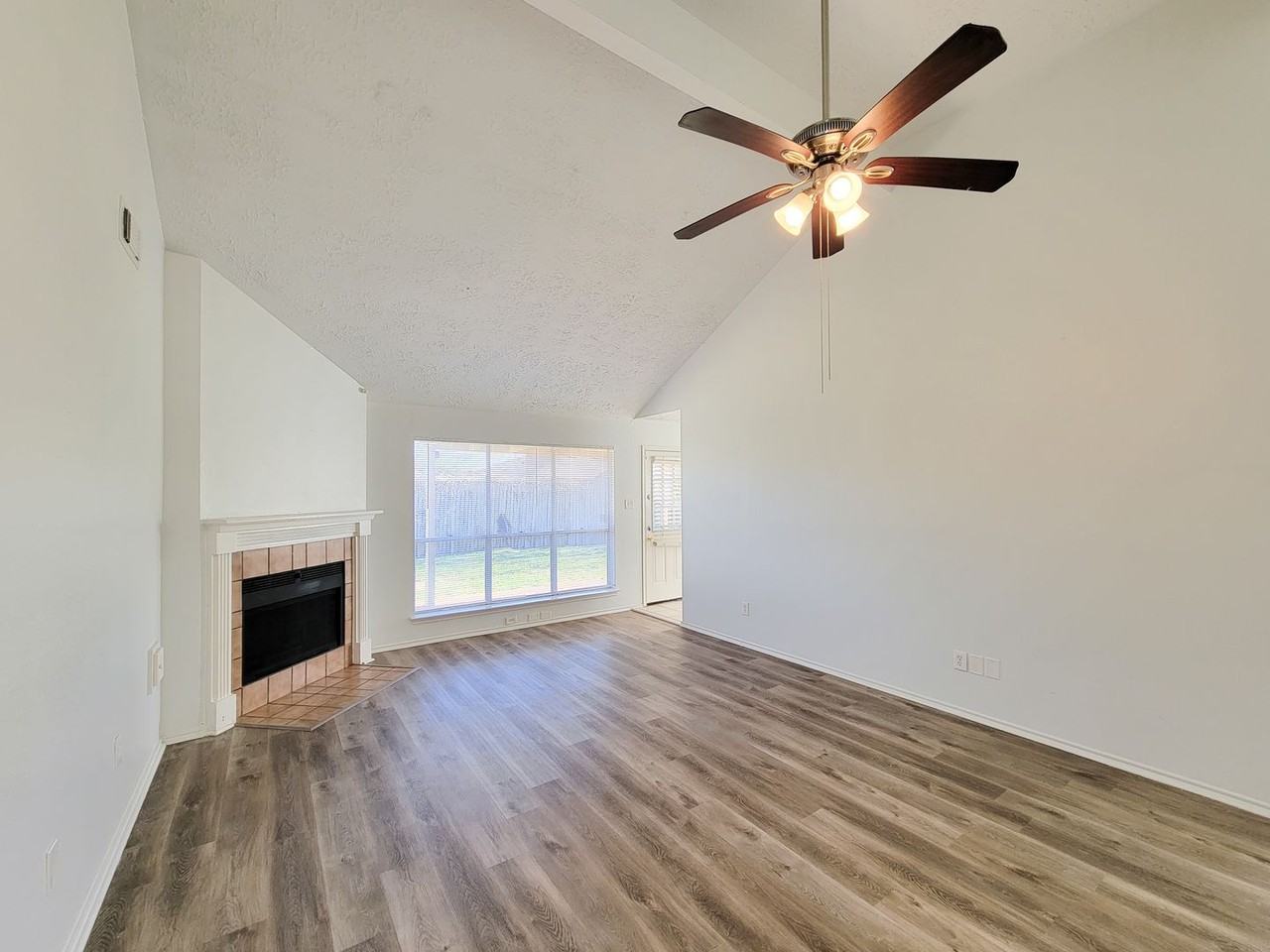 8514 Opalwood Ct - Photo 5 of 41