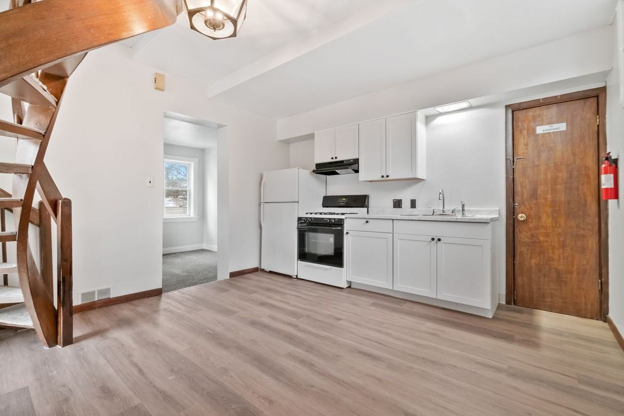 67 Oregon Ave - Photo 2 of 16