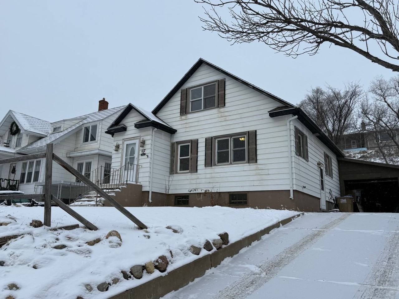 117 11th Ave Ne - Photo 2 of 17