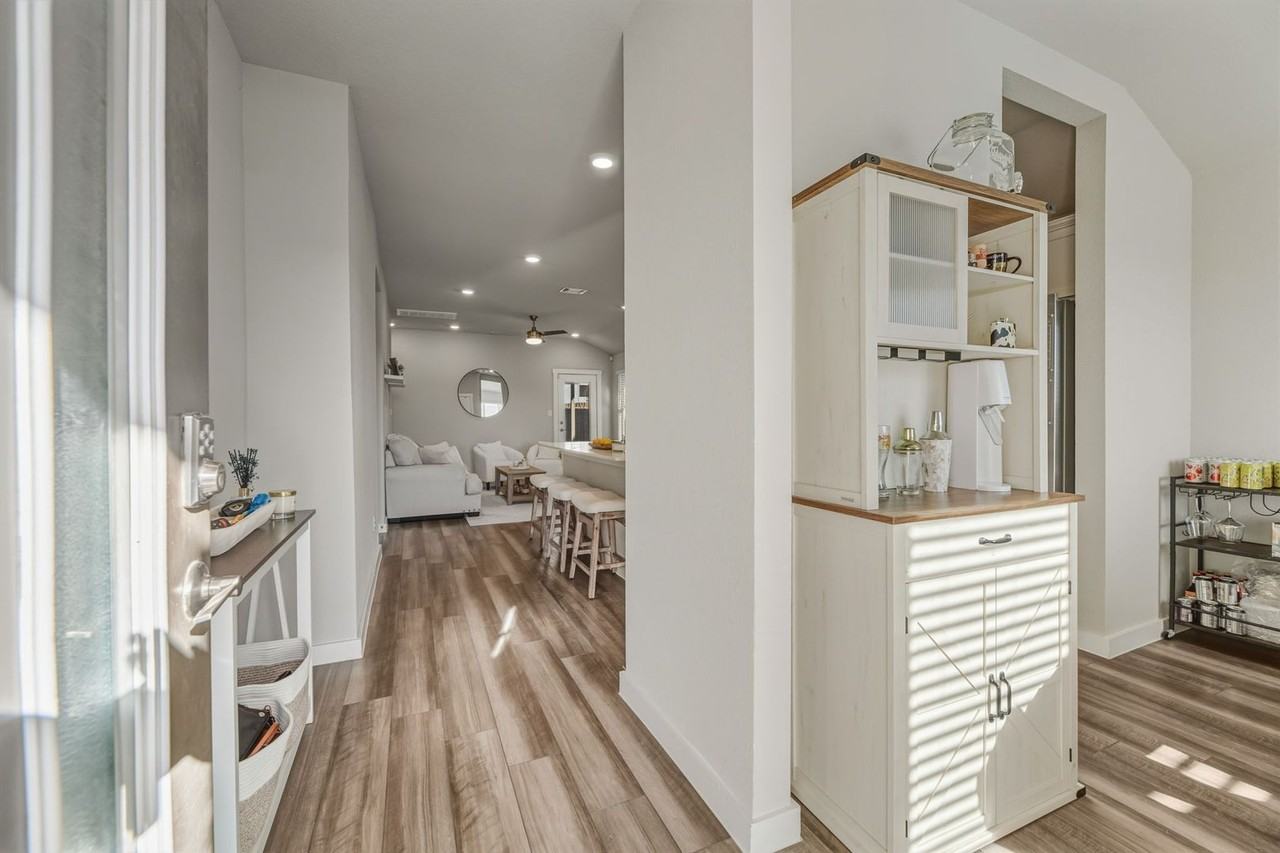 1129 Tipton St - Photo 5 of 41