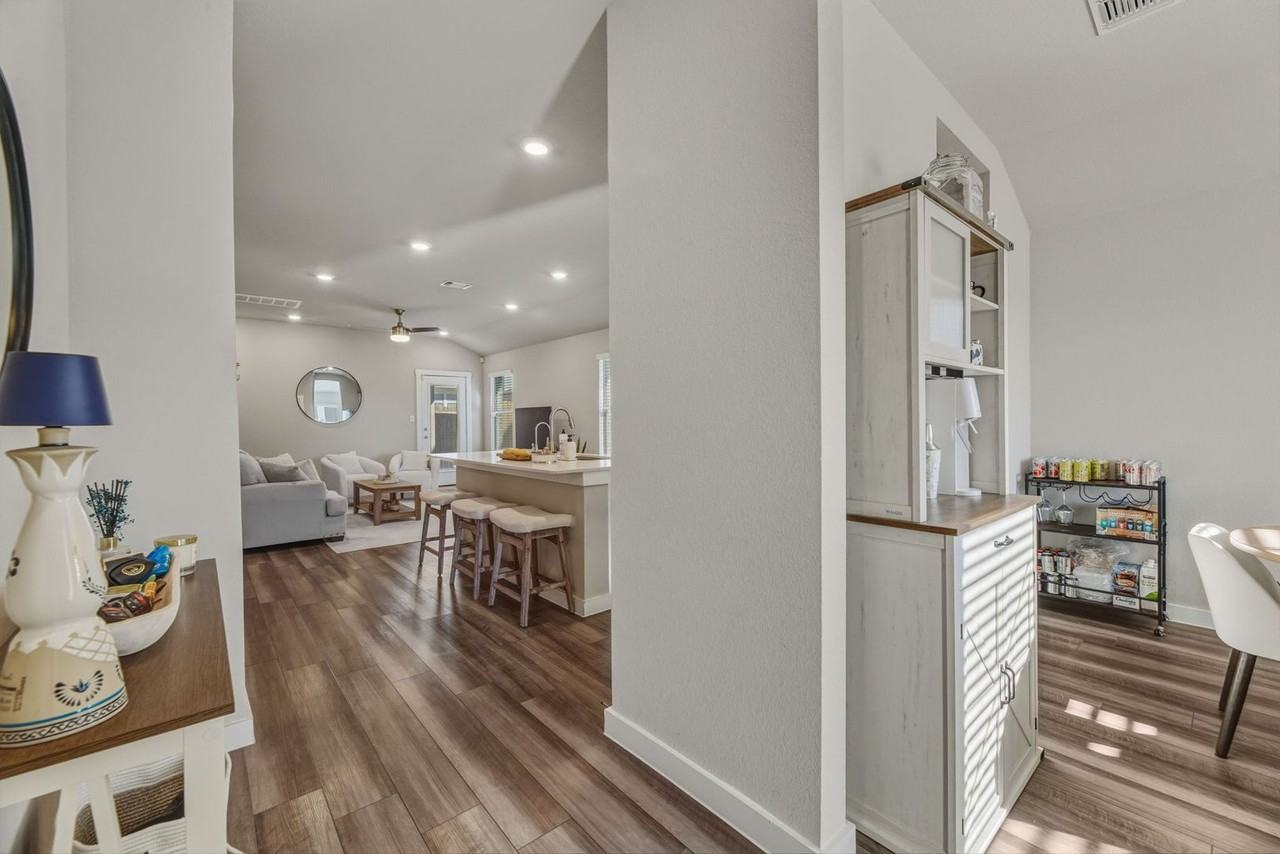 1129 Tipton St - Photo 6 of 41