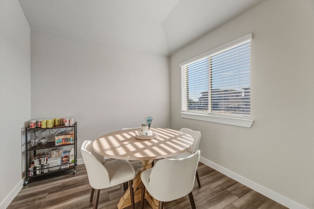 1129 Tipton St - Photo 7 of 41