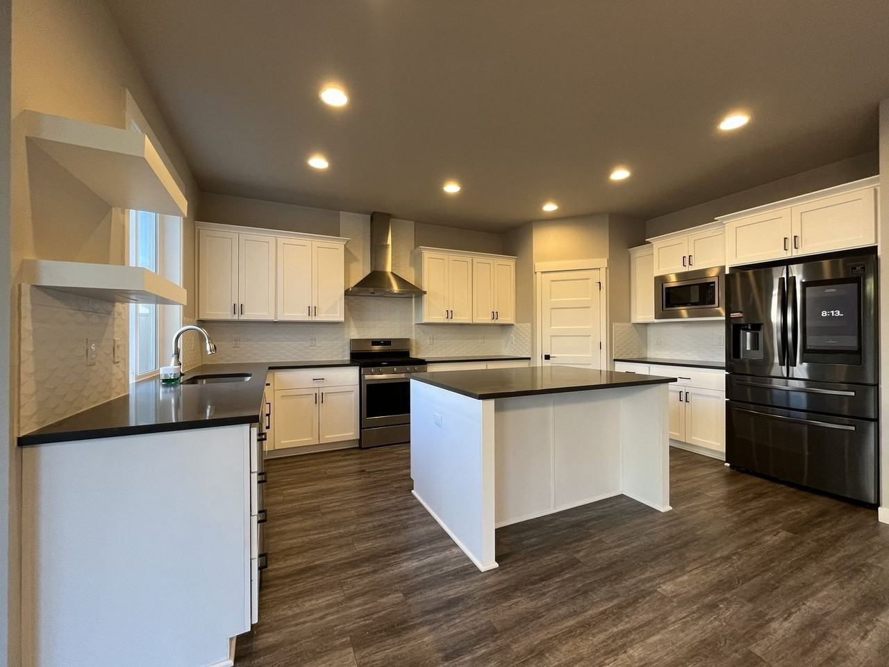 1741 Silverstone Dr - Photo 5 of 49