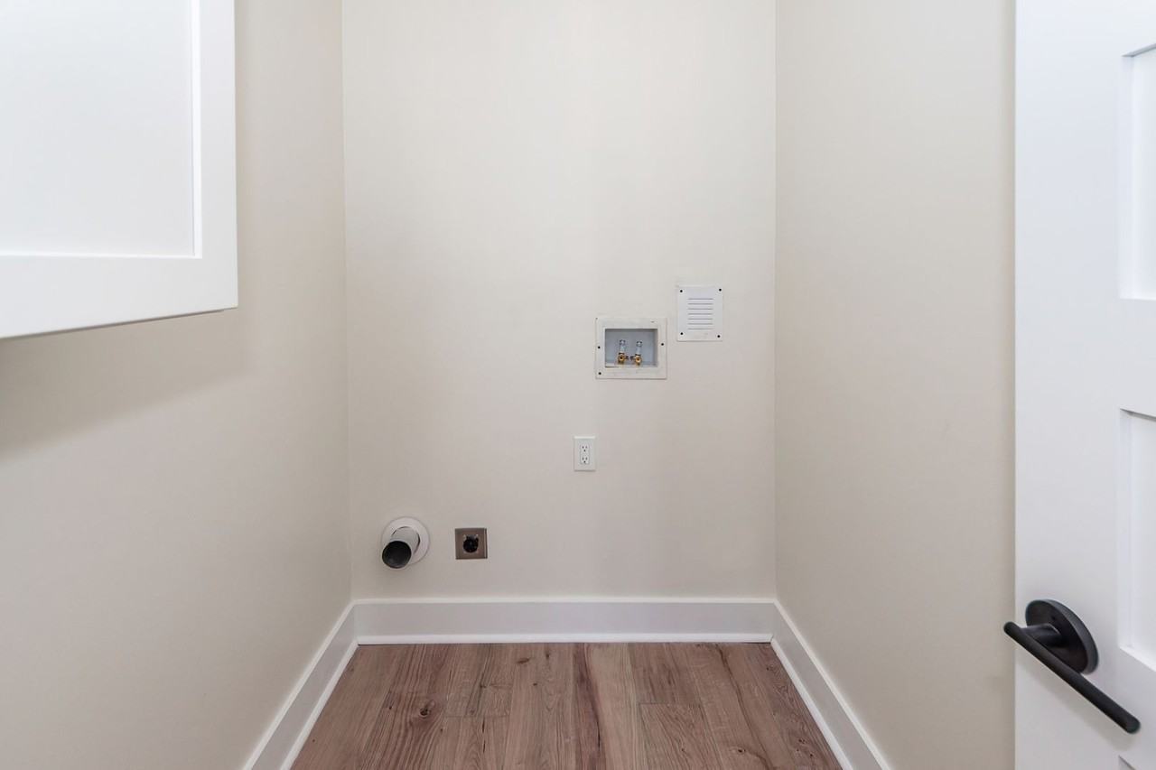 2015 Arbutus Ave - Photo 7 of 37