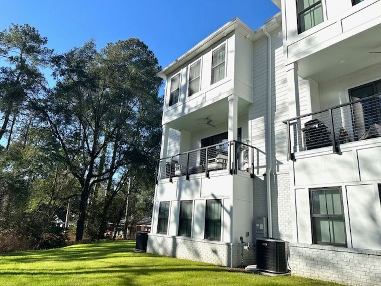 1510 Brentwood Dr #K - Photo 3 of 34