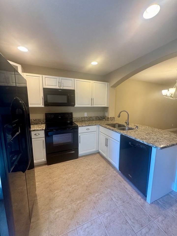 4575 Radiant Way - Photo 5 of 50