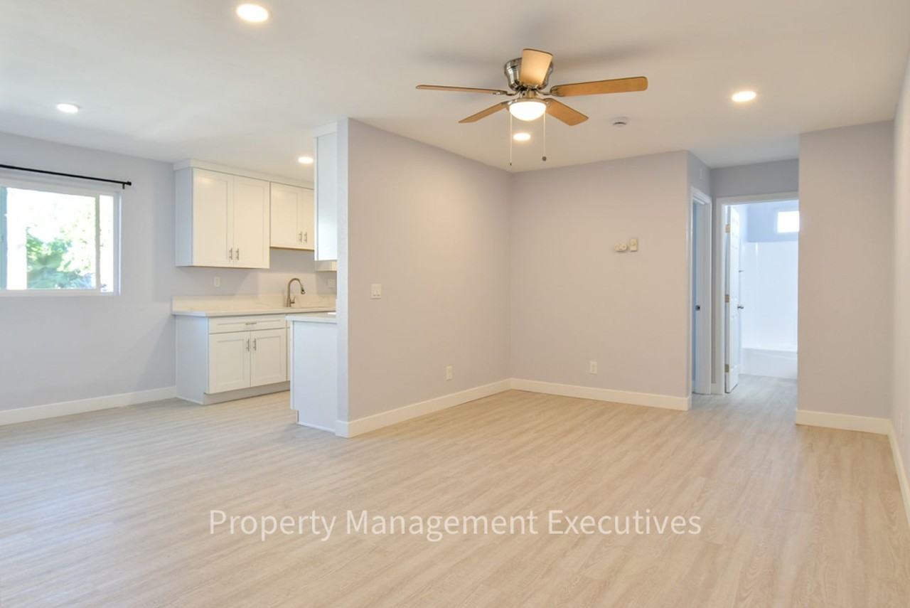 1117 Helix St #K - Photo 3 of 8