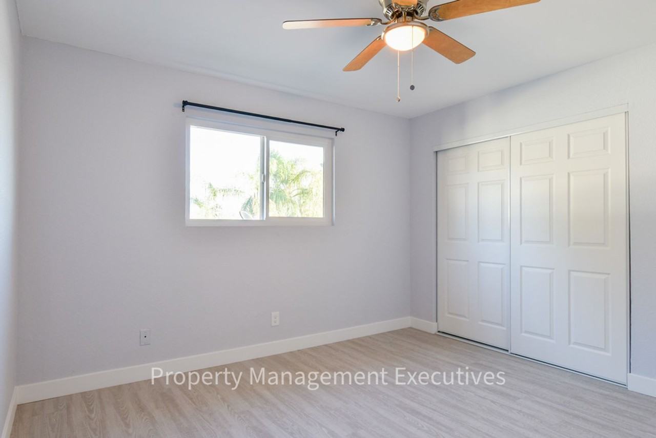 1117 Helix St #K - Photo 7 of 8