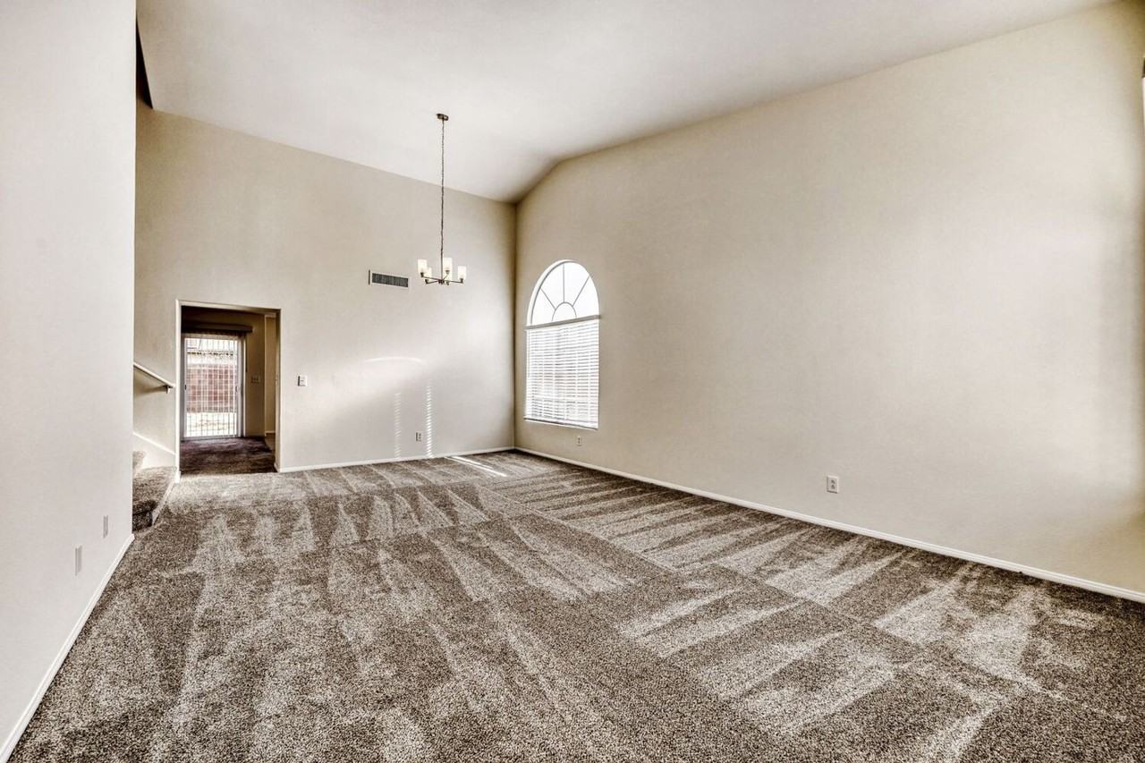 1812 Pineapple Tree Ct - Photo 2 of 15