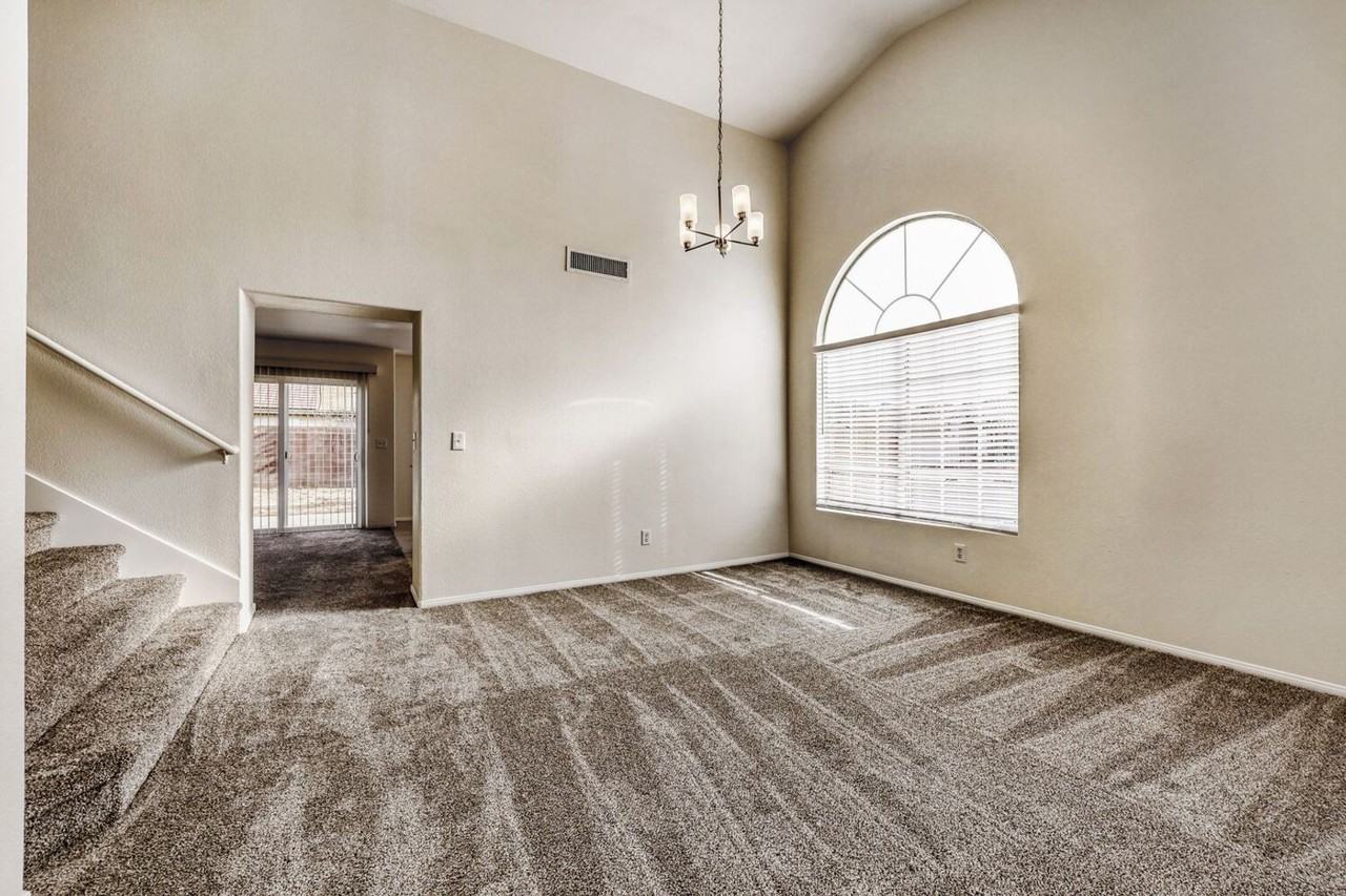 1812 Pineapple Tree Ct - Photo 4 of 15