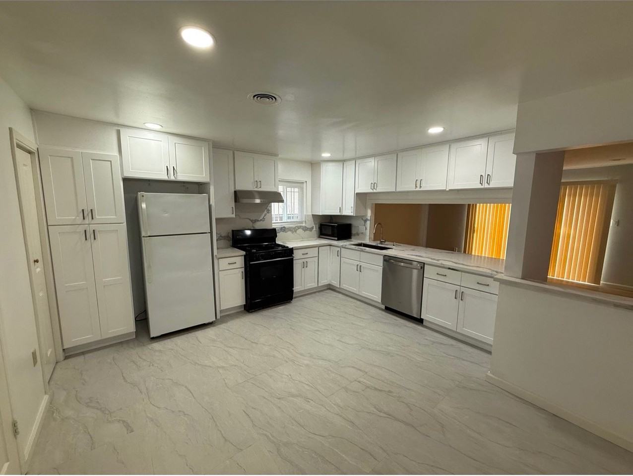 546 Ella Dr - Photo 2 of 13