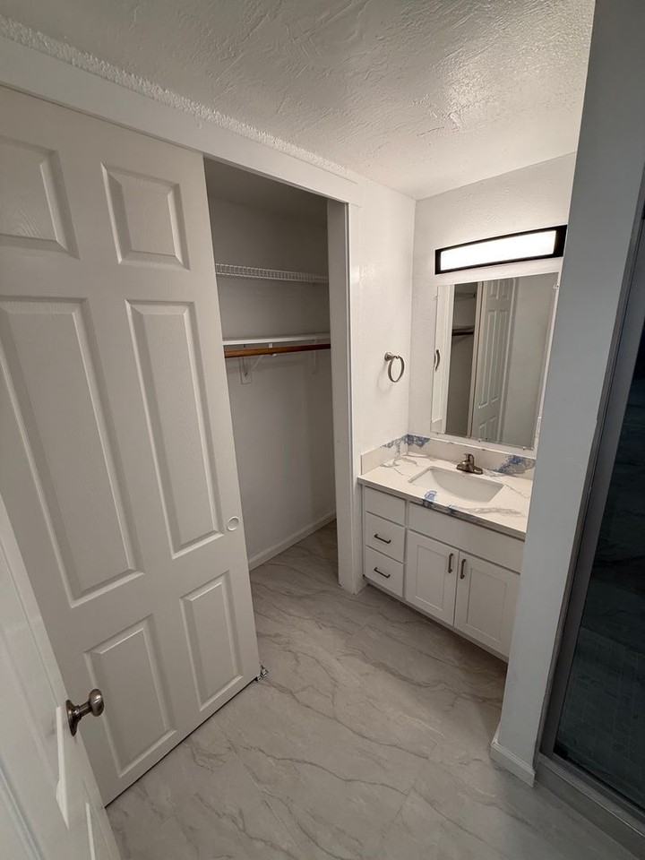 546 Ella Dr - Photo 5 of 13