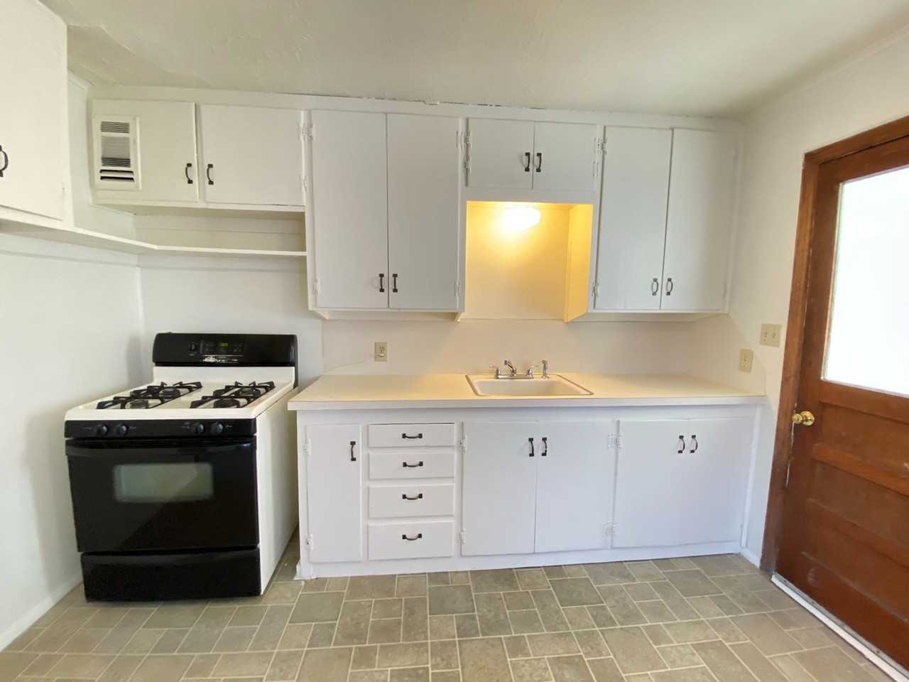 1102 N 13th St - Photo 2 of 7