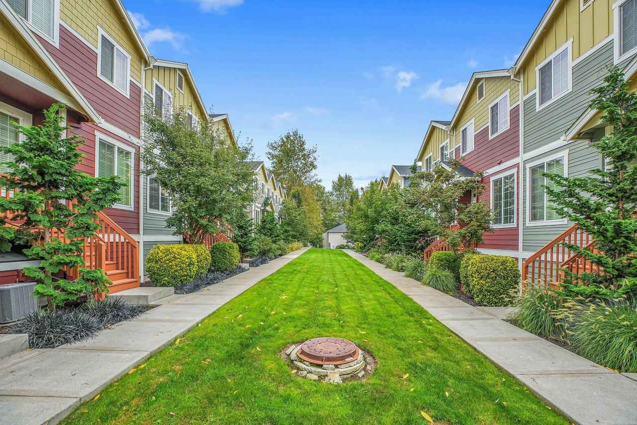 18370 Sw Annamae Ln - Photo 3 of 35