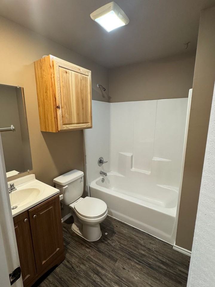 2936 E Colgate St - Photo 3 of 12