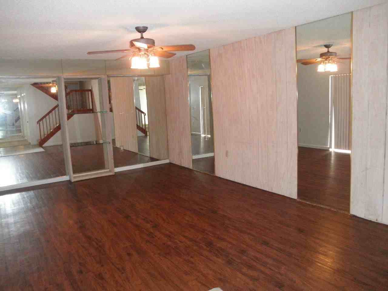 4220 42nd Way - Photo 3 of 17