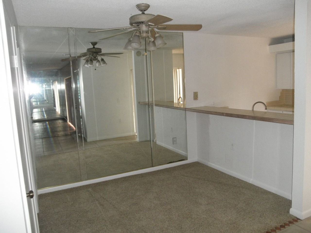 4220 42nd Way - Photo 5 of 17