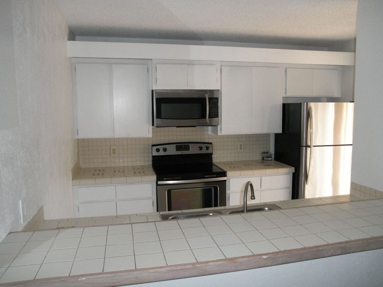 4220 42nd Way - Photo 7 of 17