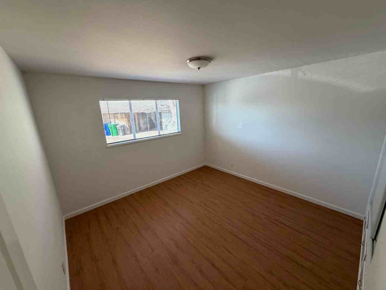 16918, 16920,16922 Harvard Ave - Photo 4 of 18