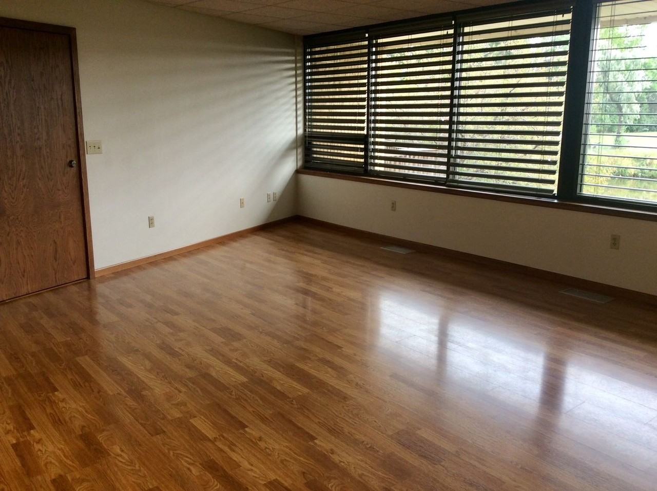 435 S Main Ave - Photo 2 of 8