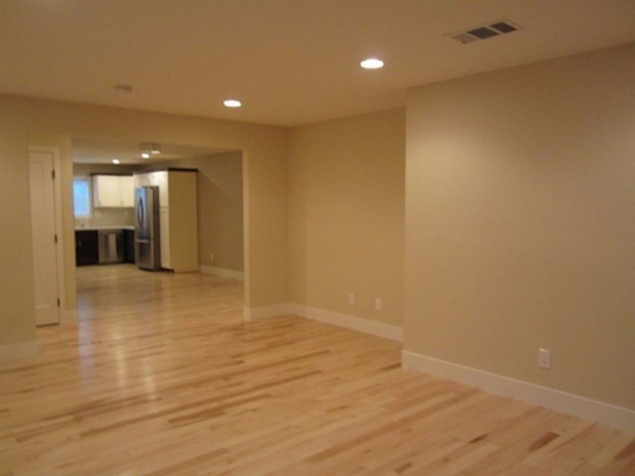 1276 Kansas Cir - Photo 2 of 21