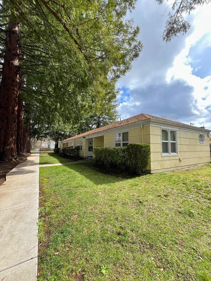 1014 Lawrence St - Photo 2 of 3