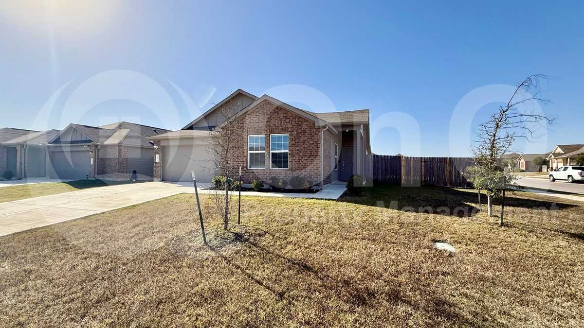 1000 Berryhack Ct - Photo 3 of 22