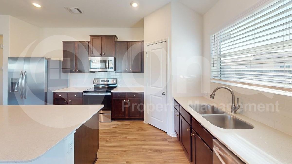 1000 Berryhack Ct - Photo 4 of 22